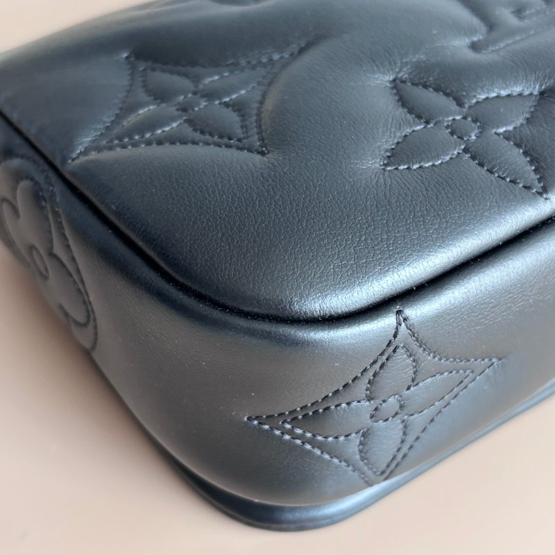::Louis Vuitton:: LV M81398- Bubblegram 縫線牛皮肩背/斜背兩用包-8