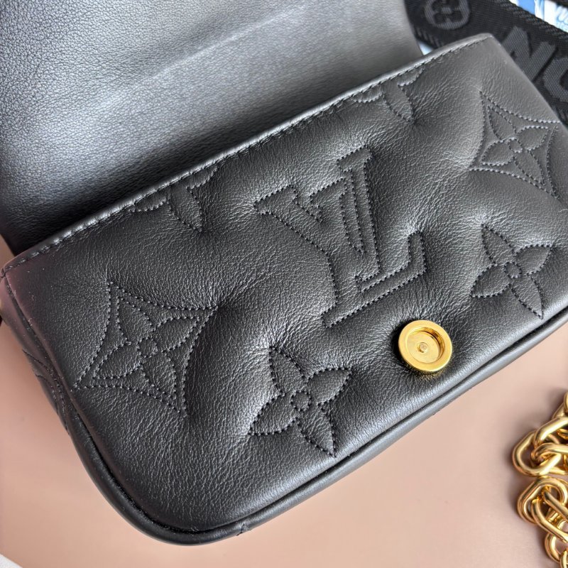 ::Louis Vuitton:: LV M81398- Bubblegram 縫線牛皮肩背/斜背兩用包-14