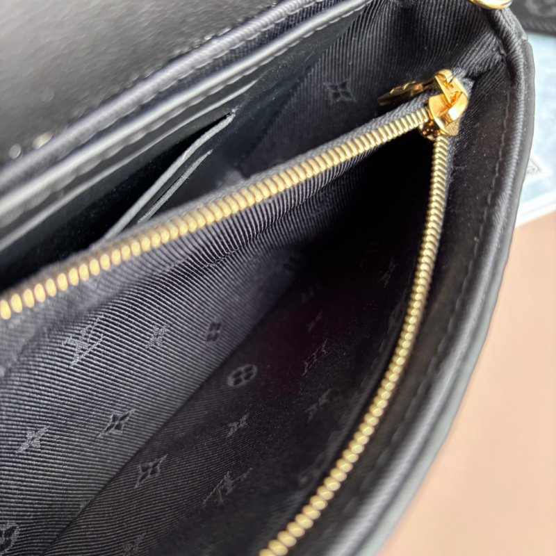 ::Louis Vuitton:: LV M81398- Bubblegram 縫線牛皮肩背/斜背兩用包-21