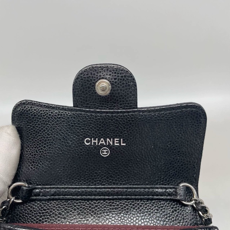 Chanel經典黑色牛皮Caviar銀鍊WOC-14