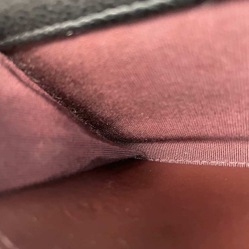 Chanel經典黑色牛皮Caviar銀鍊WOC-16