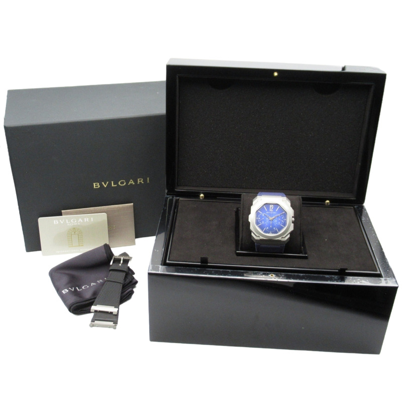 Bvlgari Octo Finissimo 計時碼錶 GMT 男士手錶，鈦金屬和皮革錶帶，藍色，103889-10