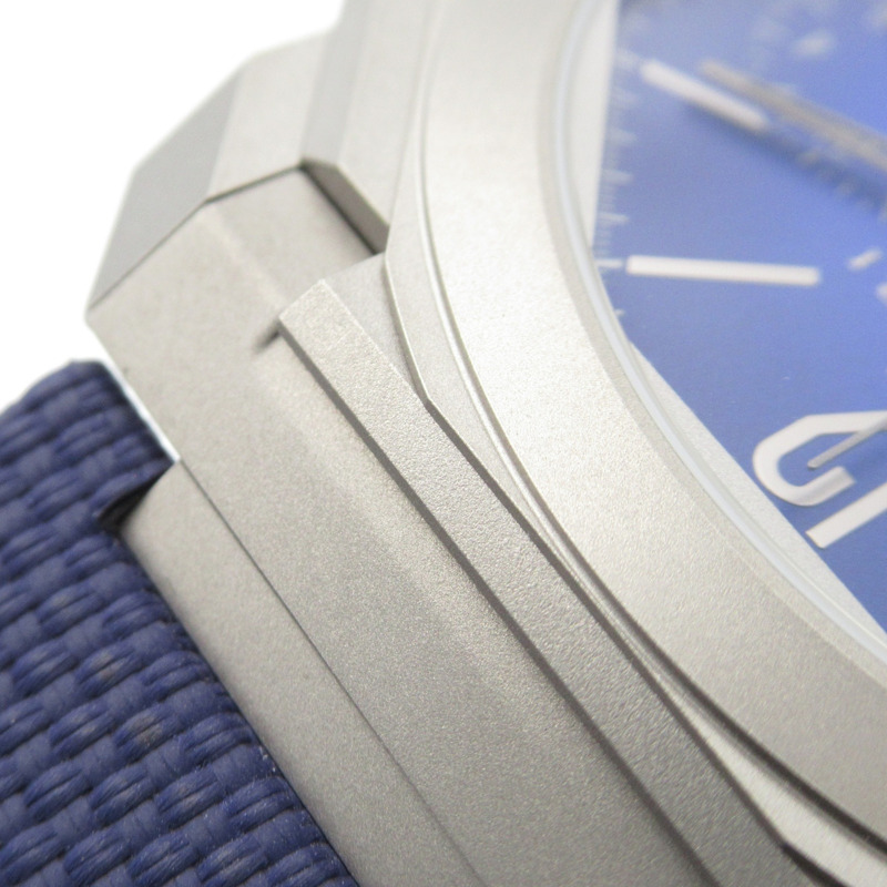 Bvlgari Octo Finissimo 計時碼錶 GMT 男士手錶，鈦金屬和皮革錶帶，藍色，103889-12