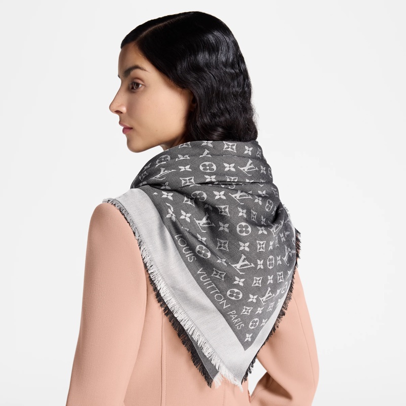 LV M71378 Monogram Denim 披肩/滿版老花/羊毛絲綢披肩/圍巾/黑銀/黑灰-1