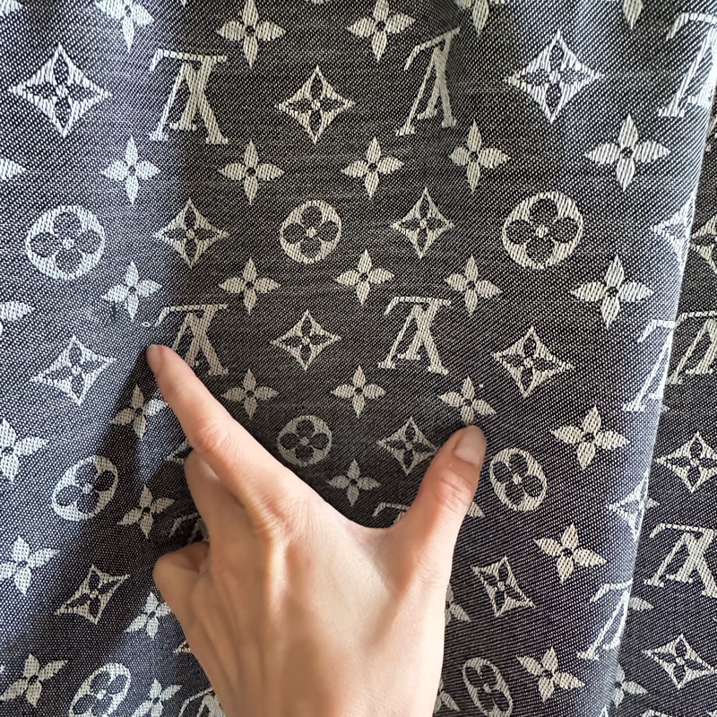 LV M71378 Monogram Denim 披肩/滿版老花/羊毛絲綢披肩/圍巾/黑銀/黑灰-15