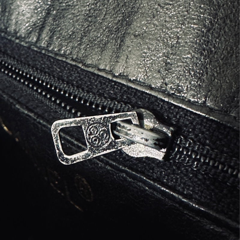 #好成色 #絕版收藏 #男女同款 香奈兒黑武士斜挎郵差包🔥-24