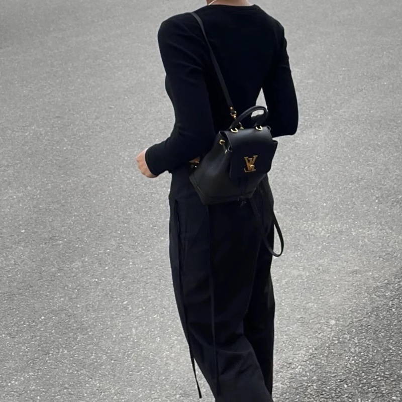 🈶購證 #99新全網最低 #九萬入手 Lv lockme黑金荔枝皮雙肩背包-2