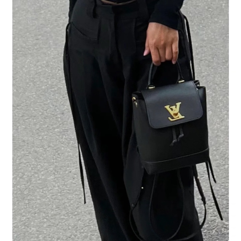 🈶購證 #99新全網最低 #九萬入手 Lv lockme黑金荔枝皮雙肩背包-3
