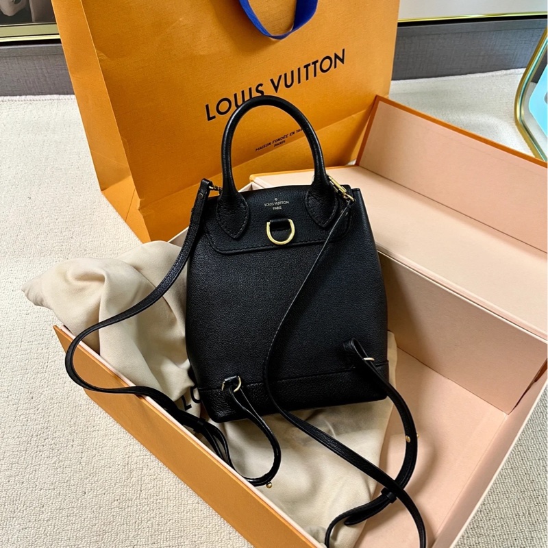 🈶購證 #99新全網最低 #九萬入手 Lv lockme黑金荔枝皮雙肩背包-7