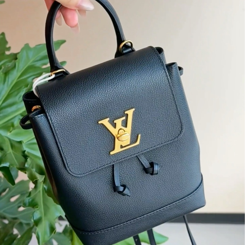 🈶購證 #99新全網最低 #九萬入手 Lv lockme黑金荔枝皮雙肩背包-8