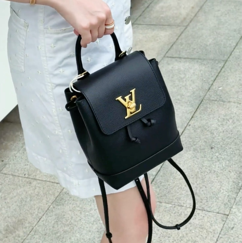 🈶購證 #99新全網最低 #九萬入手 Lv lockme黑金荔枝皮雙肩背包-9