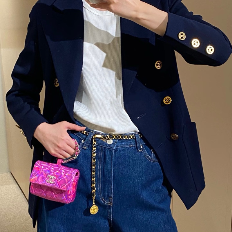Chanel / 香奈兒  鐳射 芭比粉 掛包 卡包 耳機包 零錢包-4