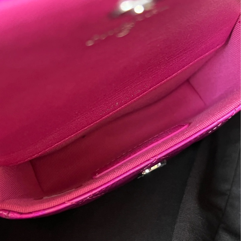Chanel / 香奈兒  鐳射 芭比粉 掛包 卡包 耳機包 零錢包-10
