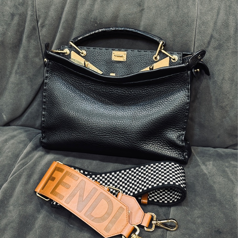 #高工價收藏品 #15萬入手賠出 Fendi怪獸系列全牛皮斜挎包 贈送專櫃加購3️⃣萬的寬背袋-2