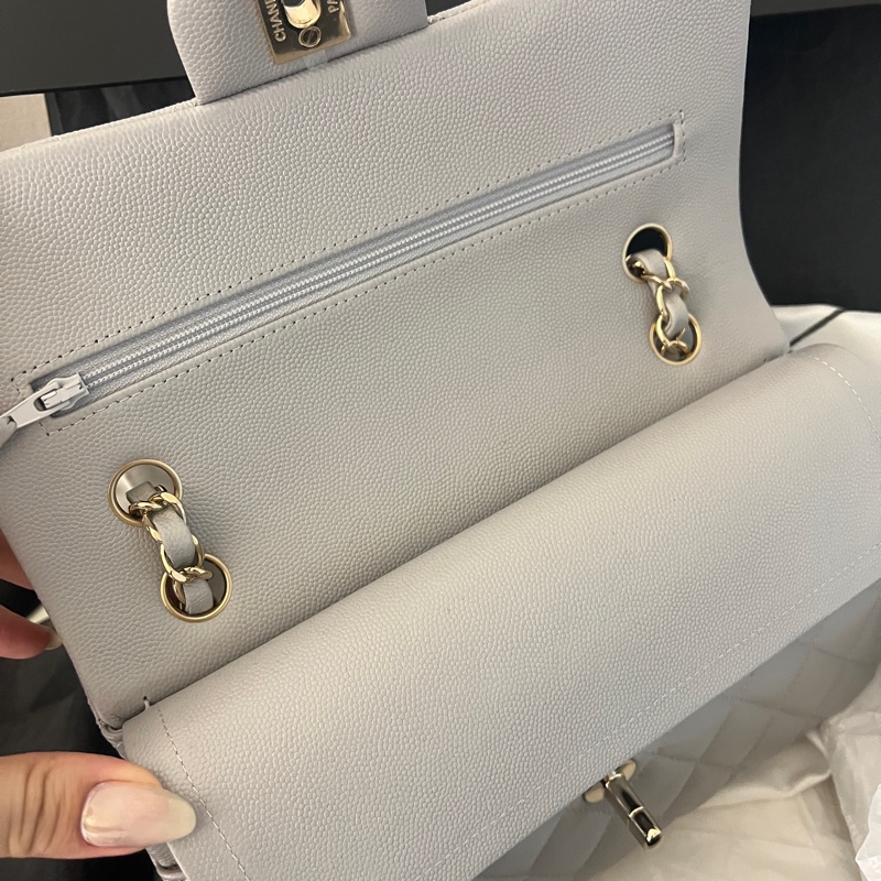 「全新膠膜在✨」Chanel CF23 晶片款 荔枝皮 淺灰 淡金釦-9