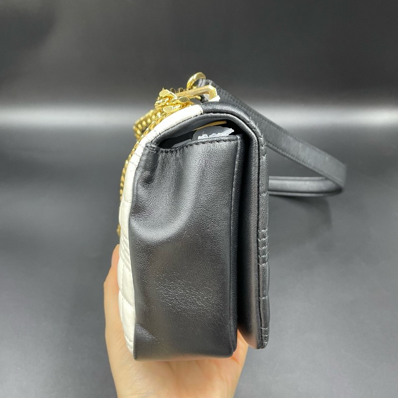 Burberry黑白拼色lola 肩背包 23*13cm
80212091-3