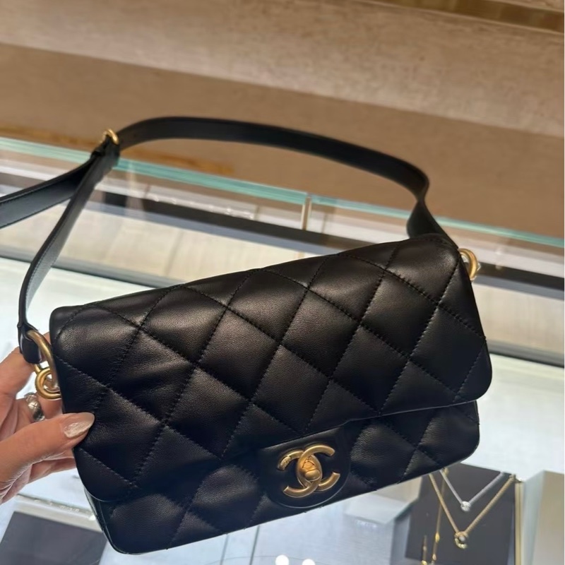 CHANEL 全新25C翻蓋羊皮CF肩背包 🖤 25年1月購入 可以送禮-6