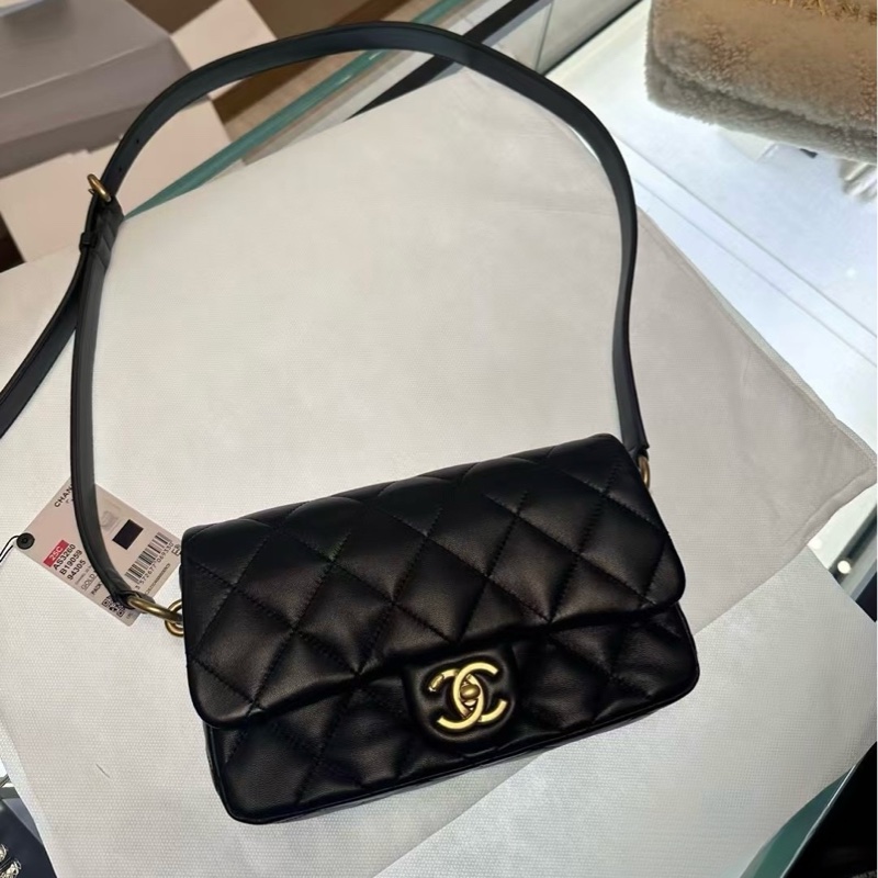 CHANEL 全新25C翻蓋羊皮CF肩背包 🖤 25年1月購入 可以送禮-7