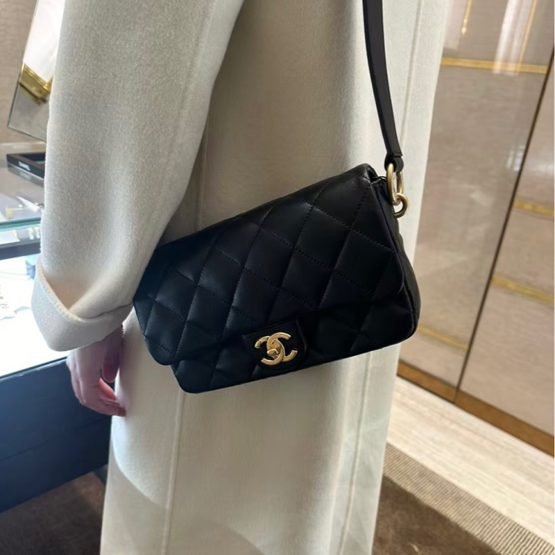CHANEL 全新25C翻蓋羊皮CF肩背包 🖤 25年1月購入 可以送禮-8