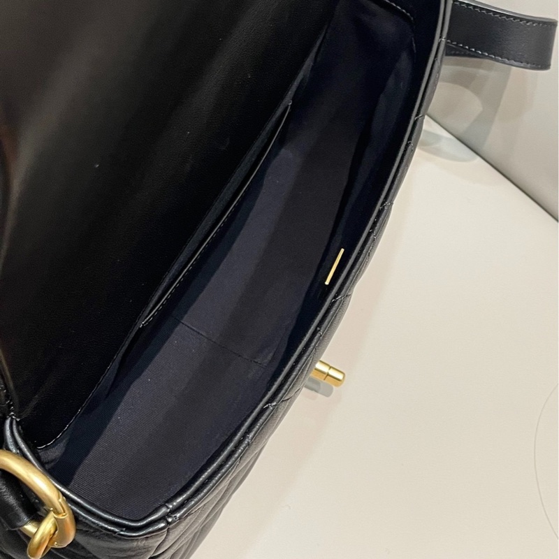 CHANEL 全新25C翻蓋羊皮CF肩背包 🖤 25年1月購入 可以送禮-13
