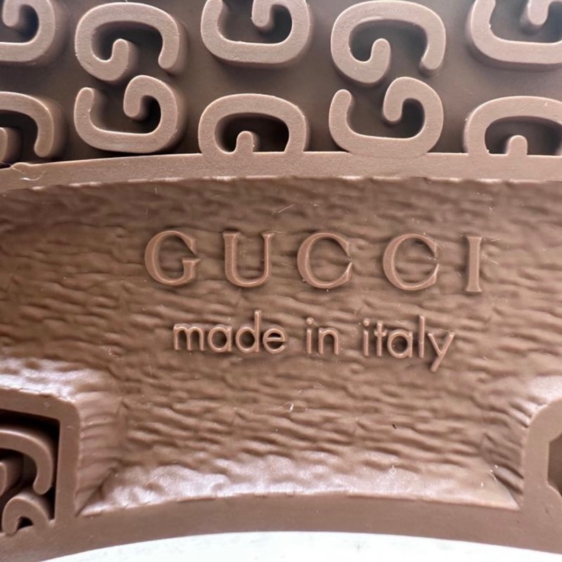 Gucci 1977亮片板鞋，36碼，銀色亮片設計，經典紅綠條紋，白色鞋底印滿GG標誌-12