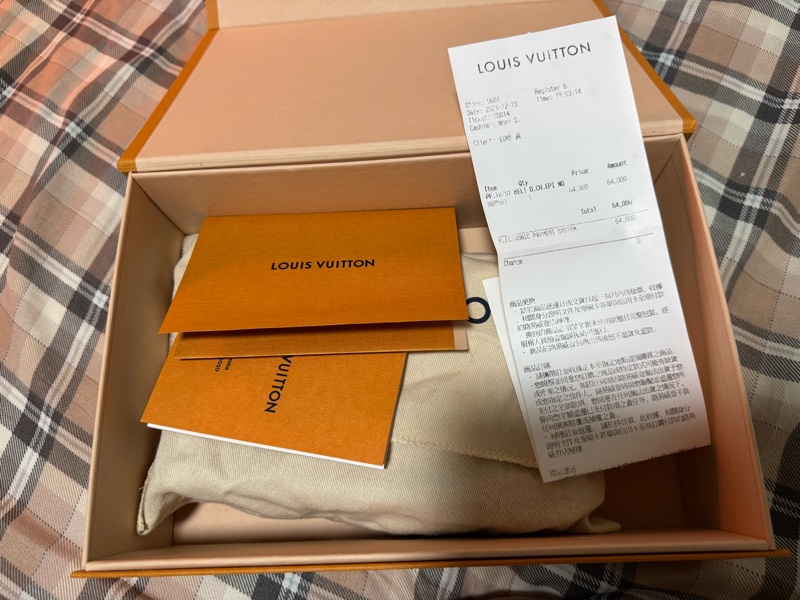 自售Louis Vuitton LV TWIST WOC 黑EPI WOC 水波紋-1