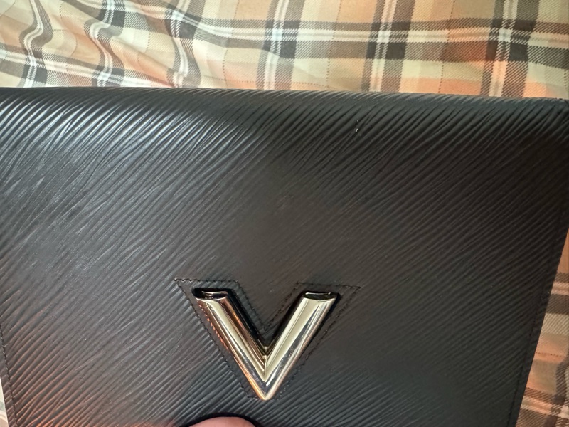 自售Louis Vuitton LV TWIST WOC 黑EPI WOC 水波紋-8