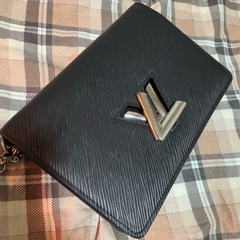 自售Louis Vuitton LV TWIST WOC 黑EPI WOC 水波紋-9