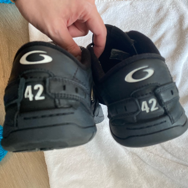 Balenciaga Hamptons Worn Out Sneaker-2