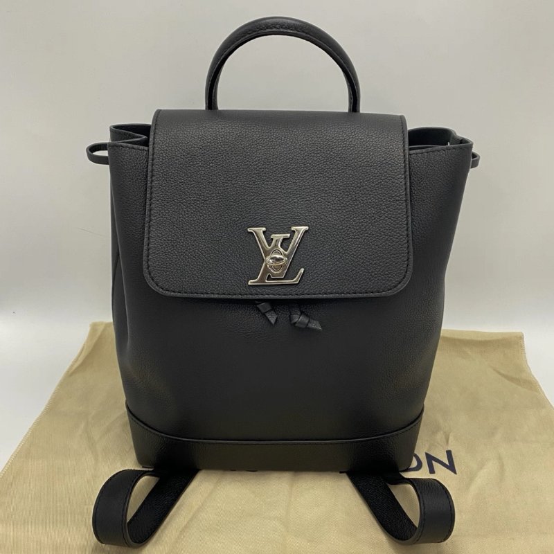 LV黑銀lock me全皮後肩背包22*28*13  98新配件塵袋-0