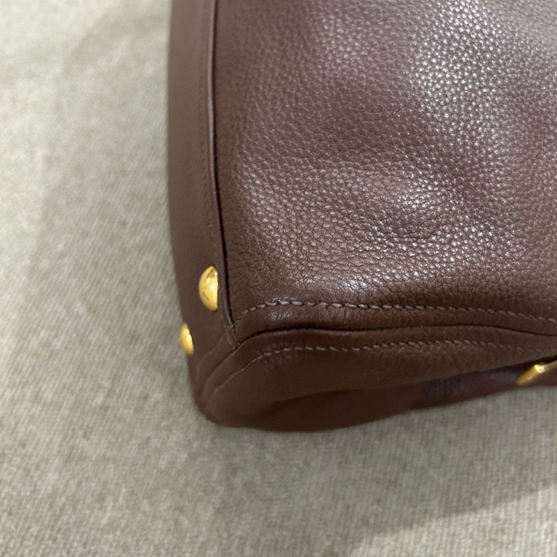 Miumiu 托特 斜挎 復古深棕色 尺寸約23*33-15