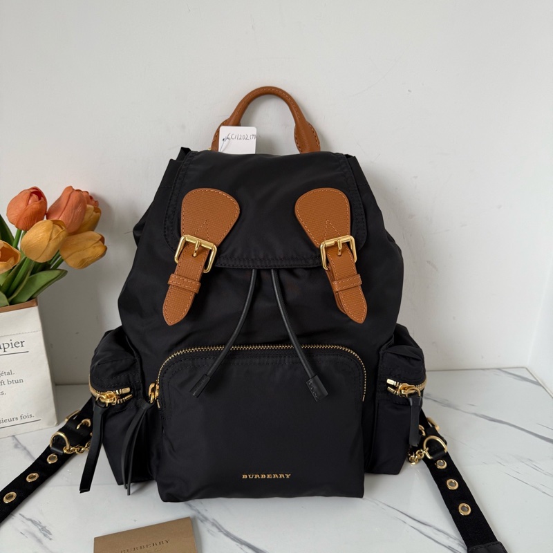 Burberry 降落傘雙肩中號 尺寸約22×33。-0