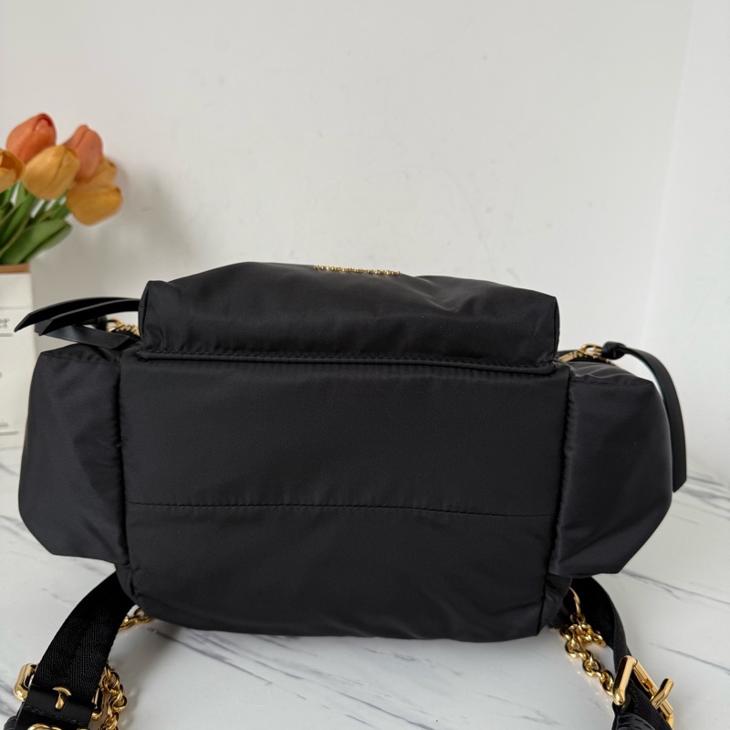 Burberry 降落傘雙肩中號 尺寸約22×33。-5