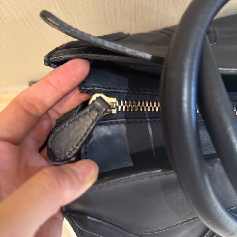 old céline luggage Medium 喜歡不一樣的人必蒐!稀有尺寸大包愛好者 絕版必收 笑臉包 囧包-14