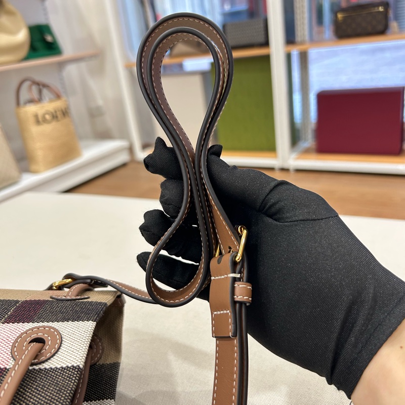 Burberry 經典格紋棉麻拼接牛皮水桶包 2024年-23