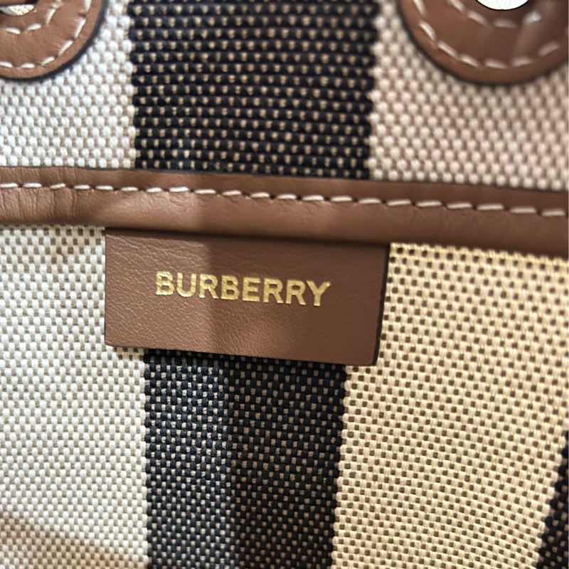 Burberry 經典格紋棉麻拼接牛皮水桶包 2024年-25