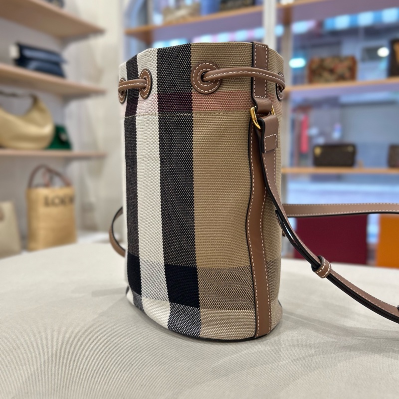 Burberry 經典格紋棉麻拼接牛皮水桶包 2024年-7
