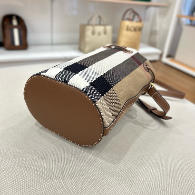 Burberry 經典格紋棉麻拼接牛皮水桶包 2024年-19