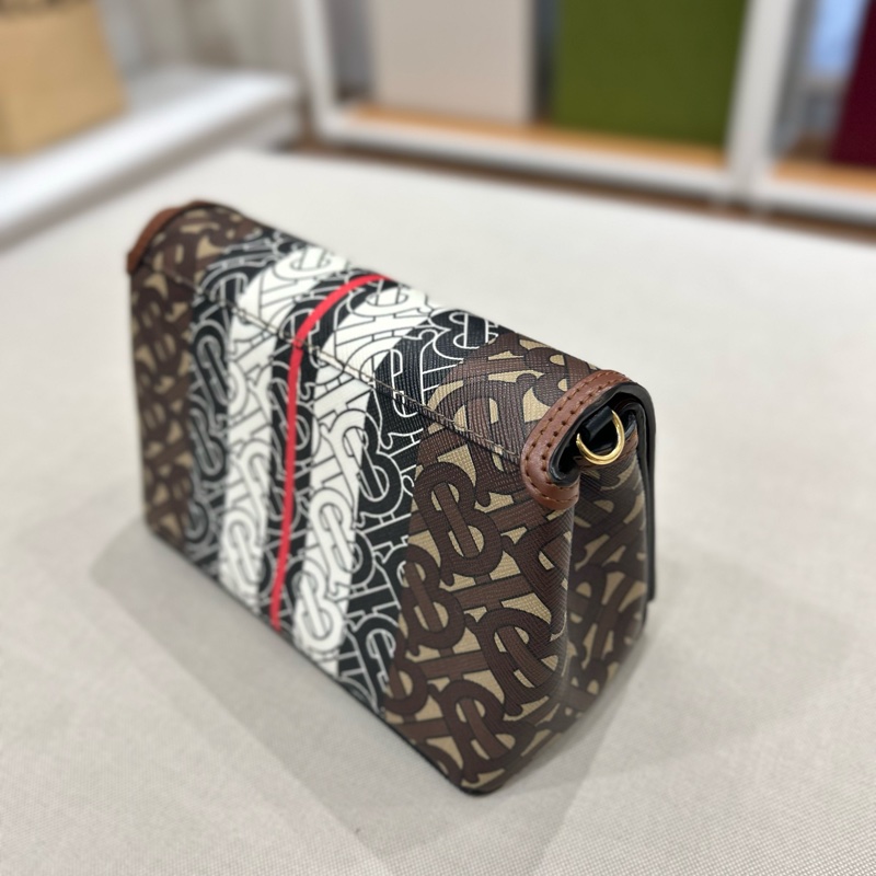 Burberry TB 字母老花風琴斜背包 掀蓋-10