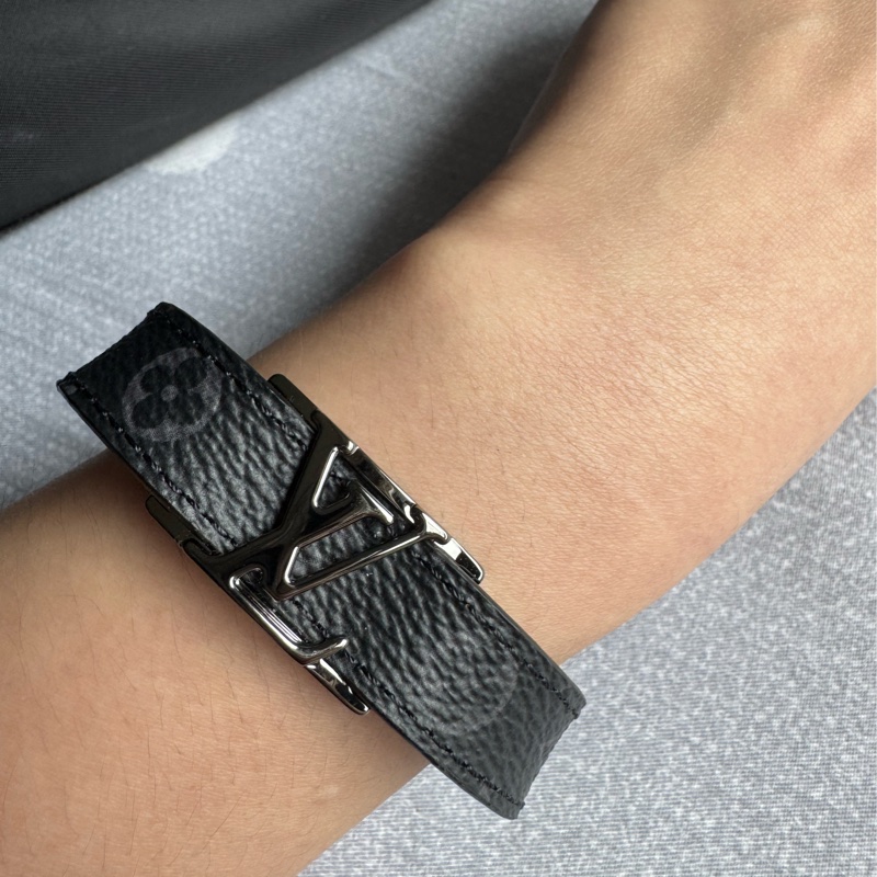 LOUIS VUITTON M6782 LV Cutout Monogram Eclipse Bracelet 男生經典手環-3