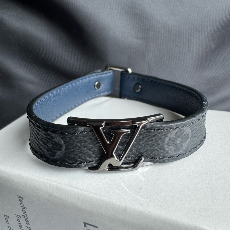 LOUIS VUITTON M6782 LV Cutout Monogram Eclipse Bracelet 男生經典手環-6