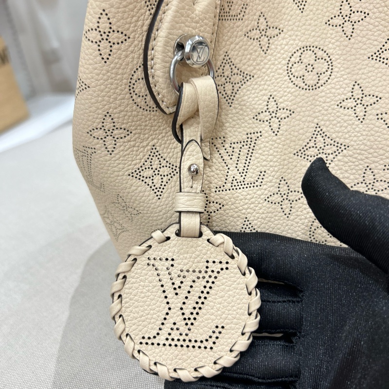 LV Blossom PM 皮革鏤空雕花 Mahina-4