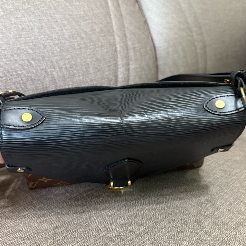 LOUIS VUITTON Monogram/Epi Saint Michel金扣肩背袋M44030-1