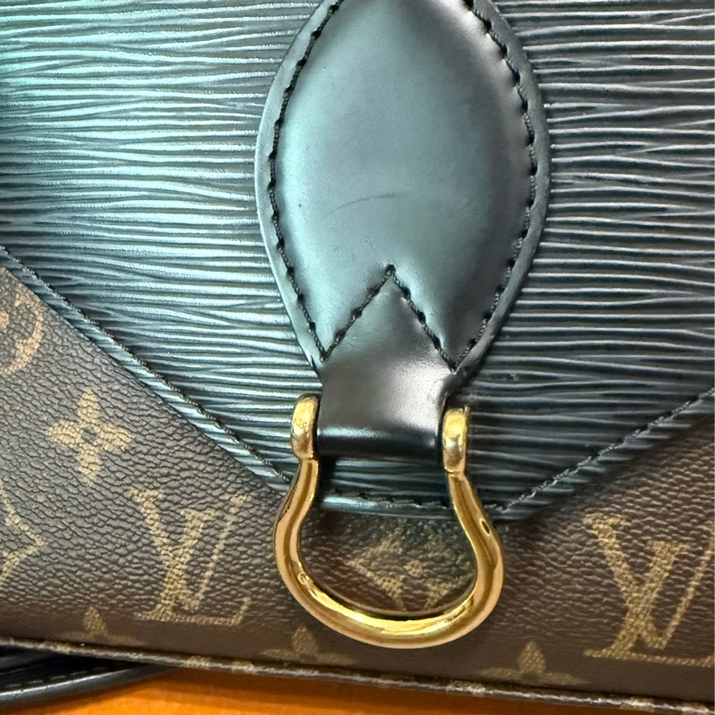 LOUIS VUITTON Monogram/Epi Saint Michel金扣肩背袋M44030-9