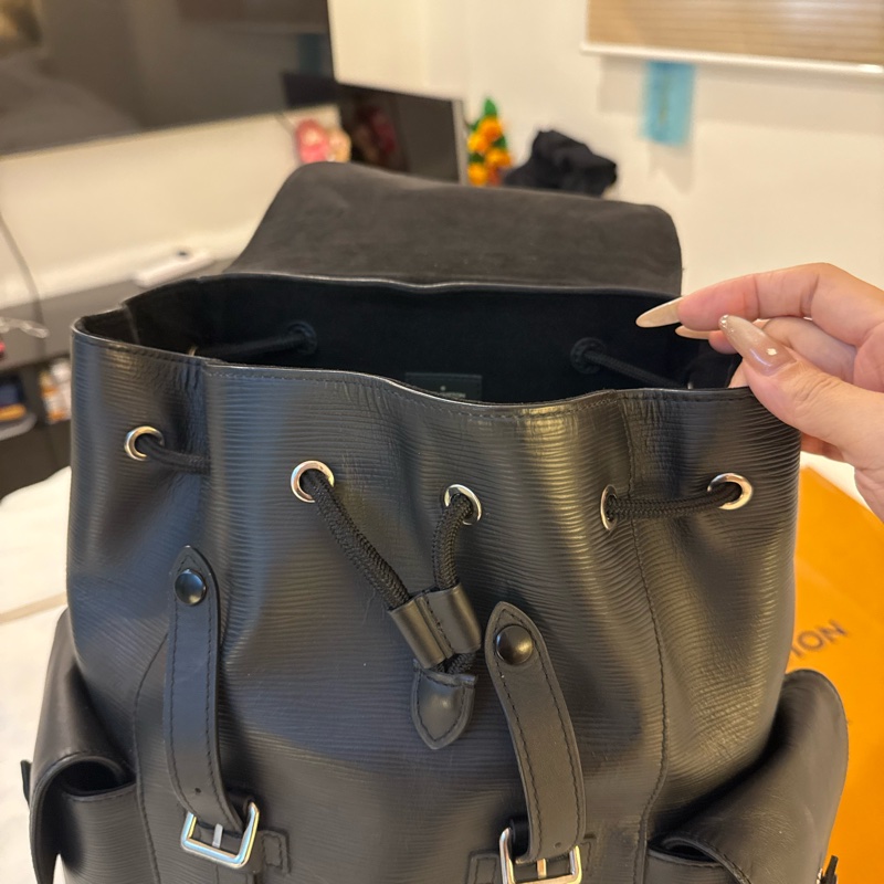 Lv 水波紋黑色男生後背包-5