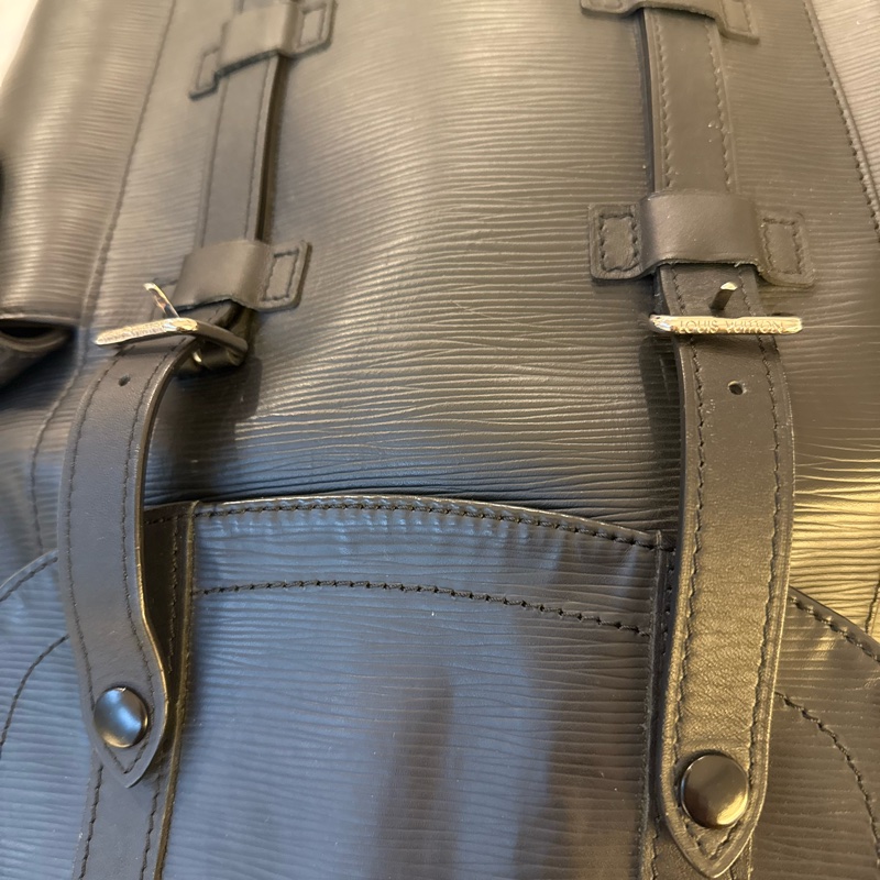 Lv 水波紋黑色男生後背包-20