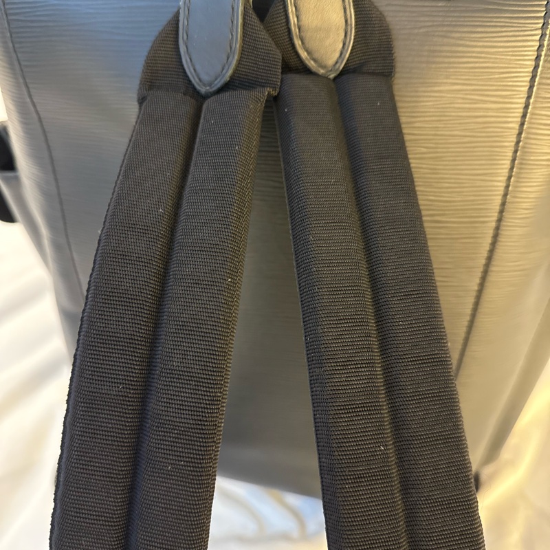 Lv 水波紋黑色男生後背包-21