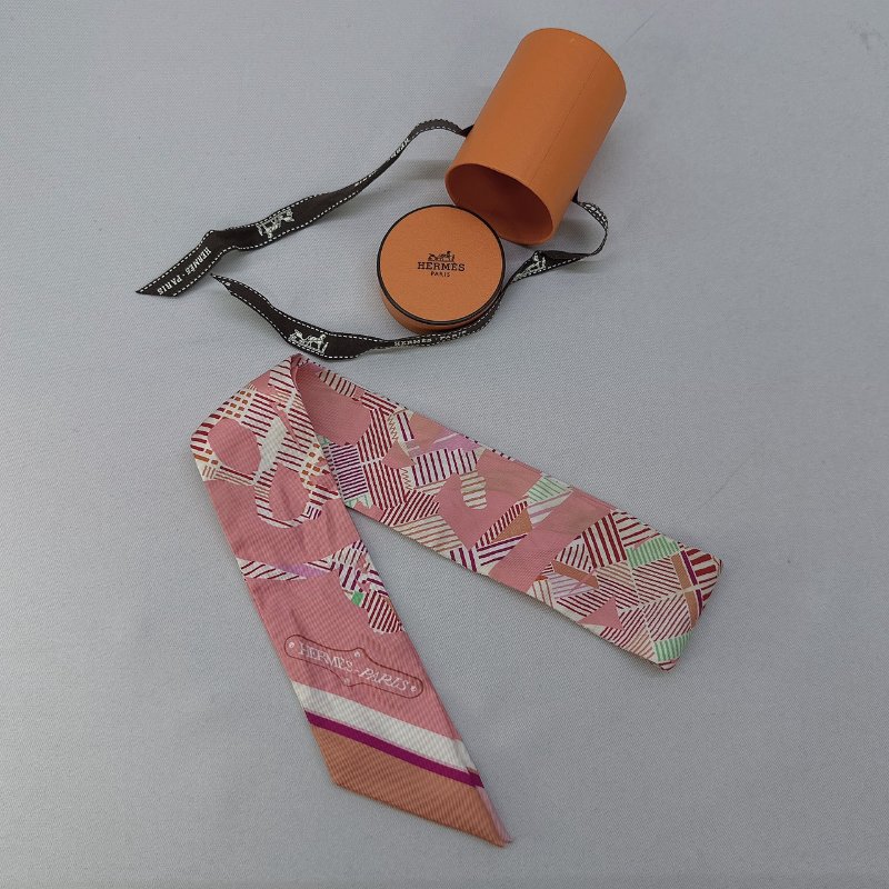 HERMES 全新Twilly卡瓦爾早晨絲巾-1