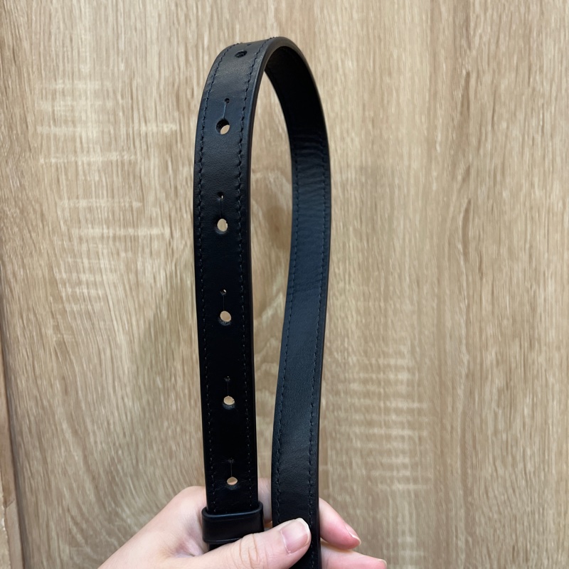 LV 黑牛皮壓紋黑釦Soft Trunk斜背包M80224-11