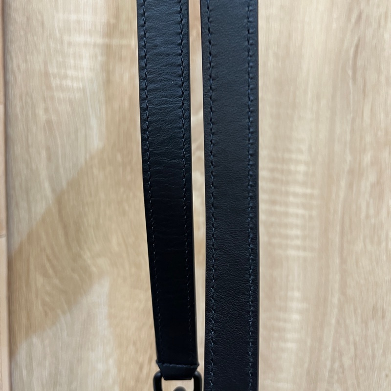 LV 黑牛皮壓紋黑釦Soft Trunk斜背包M80224-14